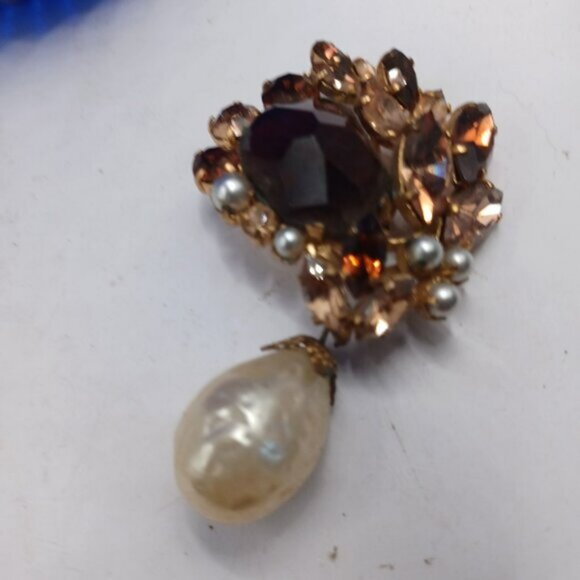 Vintage Brooch - Picture 1 of 2